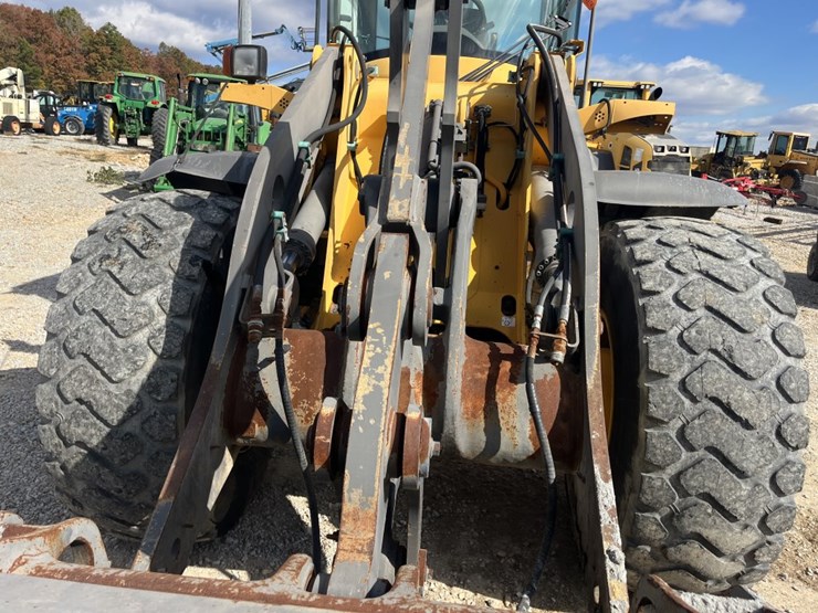 2010-volvo-l60f-image-9