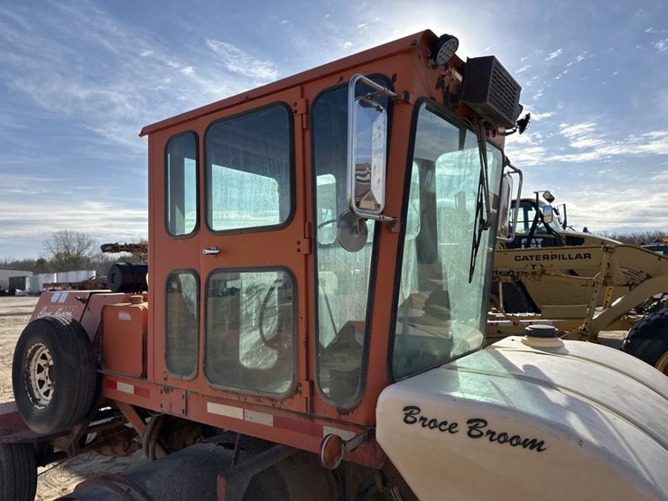 #1905-•-broce-sweeper-image-14
