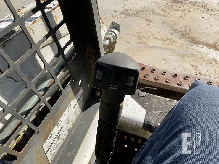 2006-bobcat-s150-image-13