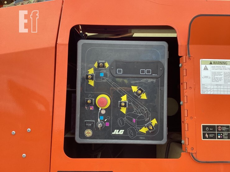 2008-jlg-800s-image-12