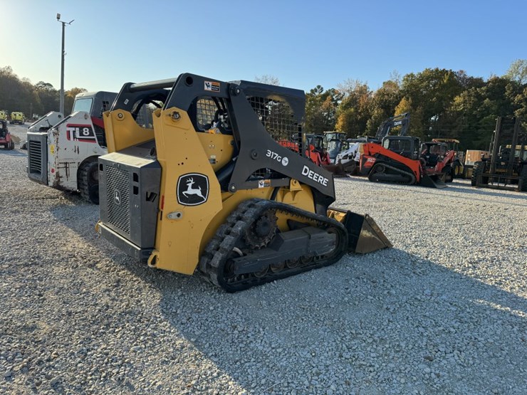 2020-deere-317g-image-3