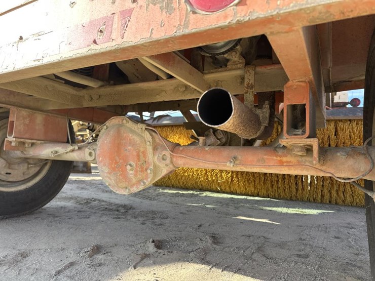 #1905-•-broce-sweeper-image-29