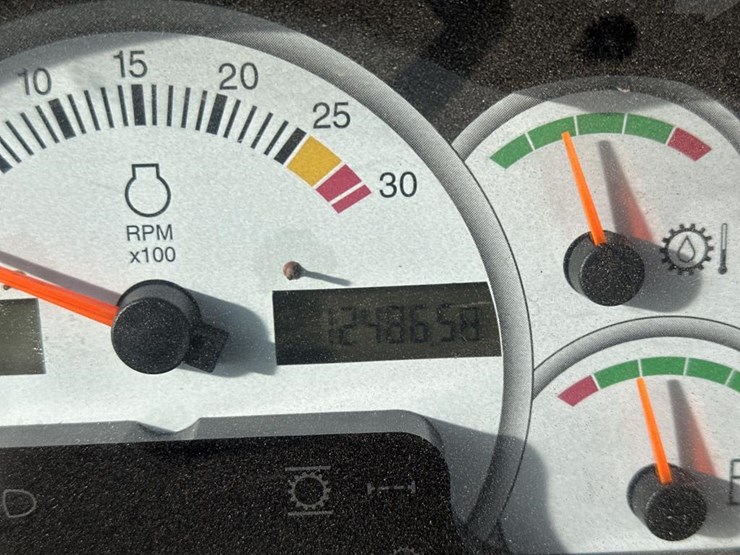 2005-caterpillar-740-image-37