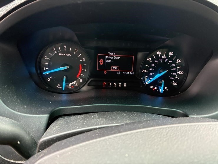 2016-ford-explorer-image-15