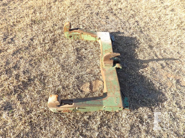 john-deere-quick-hitch-image-1