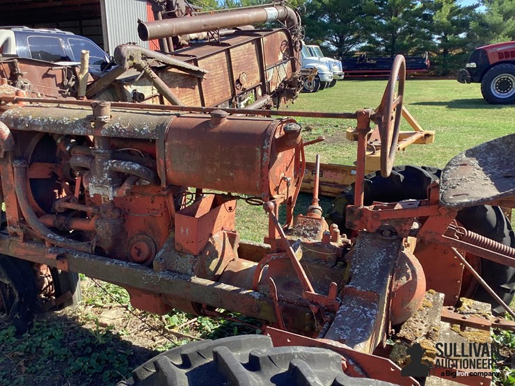 farmall-2wd-tractor-image-18