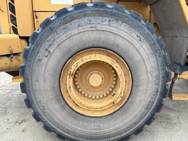 #1911-•-2004-volvo-220e-loader-image-63