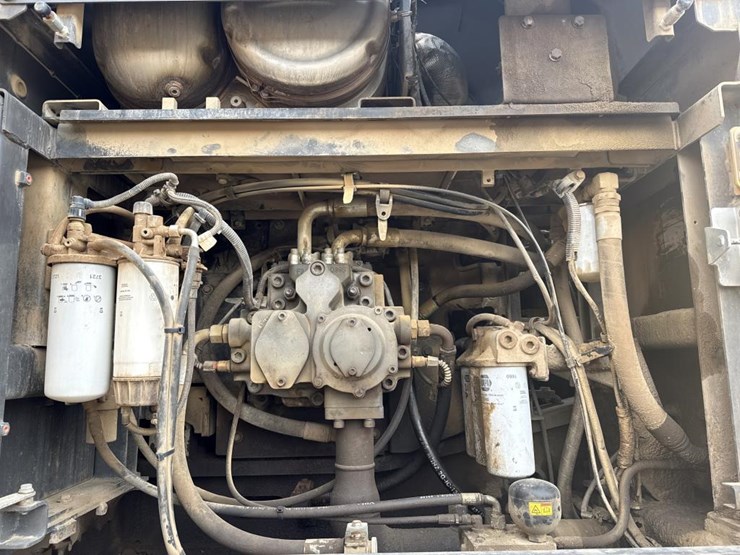 #1881-•-2020-volvo-ec480e-excavator-image-24