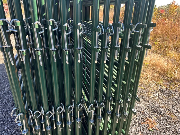 #32801-•-lot-of-(25)-corral-panels-image-9