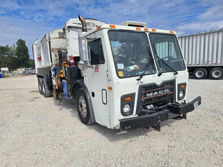 2008-mack-leu613-image-40