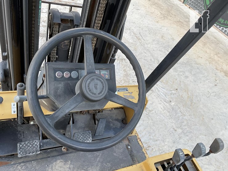 1990-caterpillar-t50d-image-14