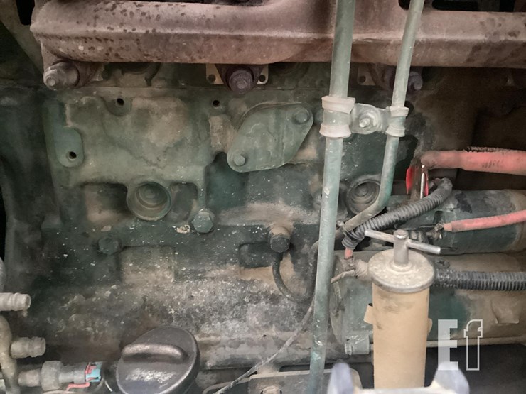 2012-volvo-bl70b-image-12