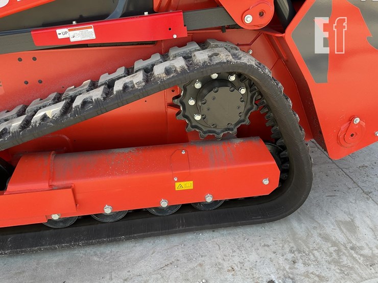 2025-kioti-tl750-image-11