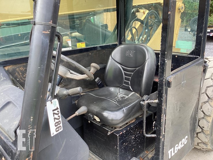 2014-caterpillar-tl642c-image-12