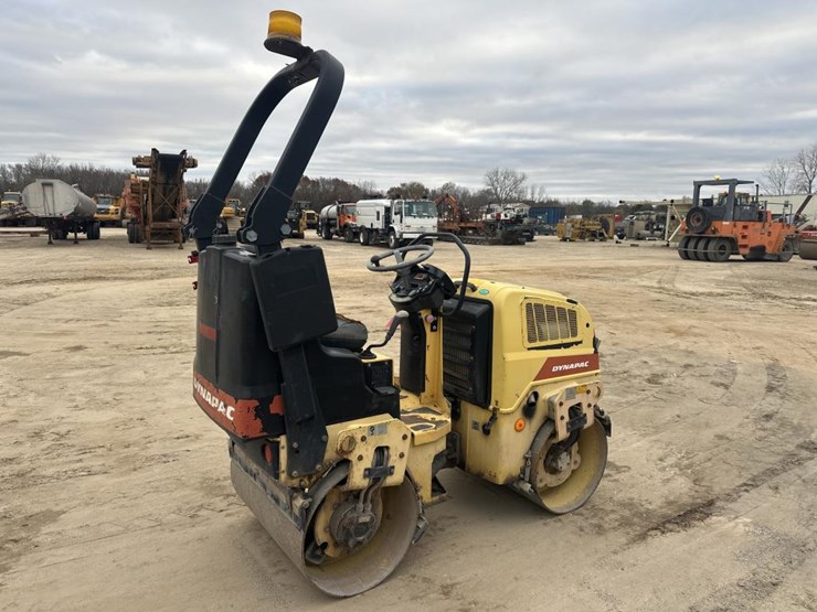 2009-dynapac-cc900-image-5