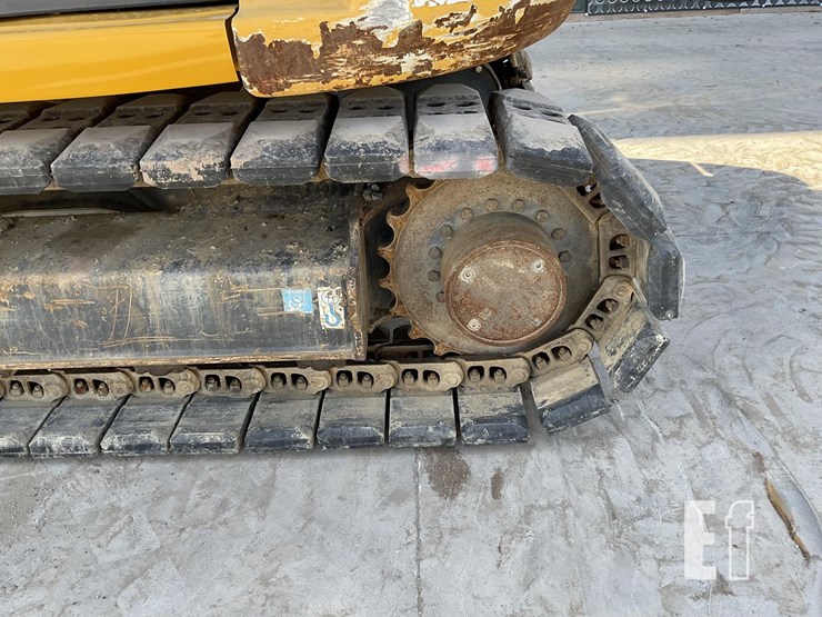 2020-deere-85g-image-11