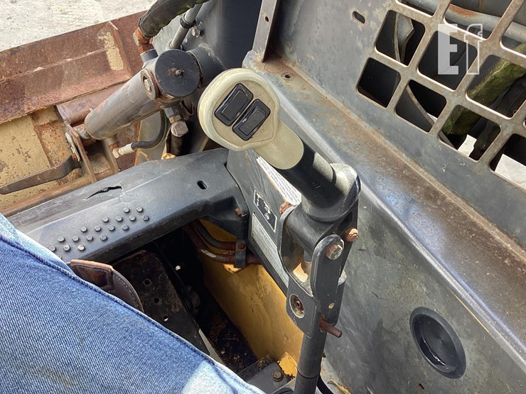 2006-new-holland-l180-image-14