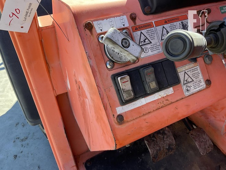 2006-lull-644e-42-image-16