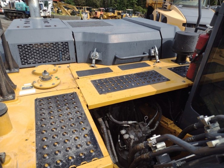 deere-250g-lc-image-50