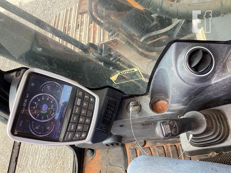 2021-hyundai-hx220l-image-17