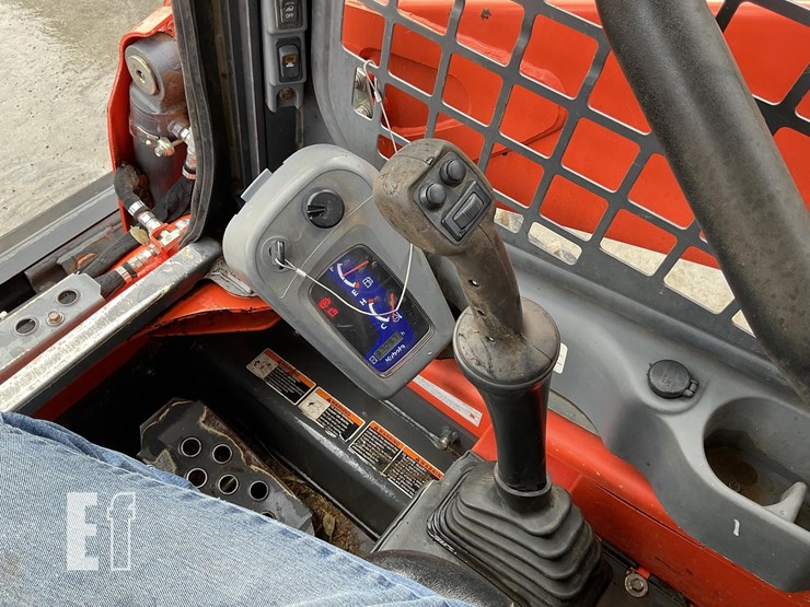 2017-kubota-ssv65-image-14