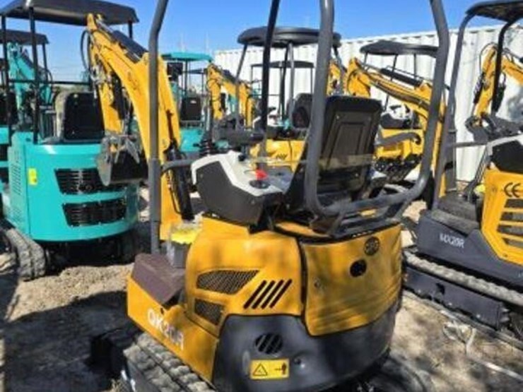 cfg-mini-excavator-qk20r-with-hydraulic-thumb-image-3
