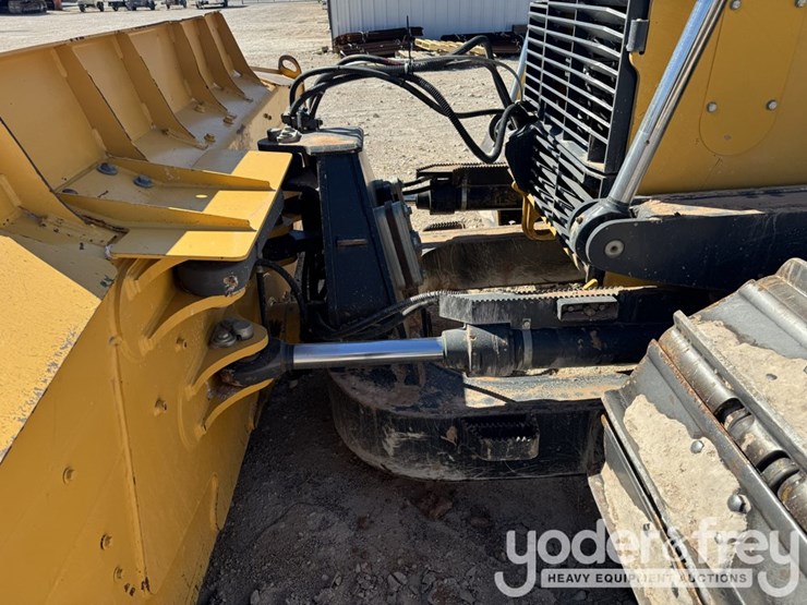 2019-deere-850l-lgp-image-5