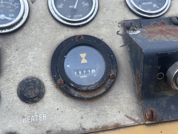 2017-caterpillar-cs-323-image-27