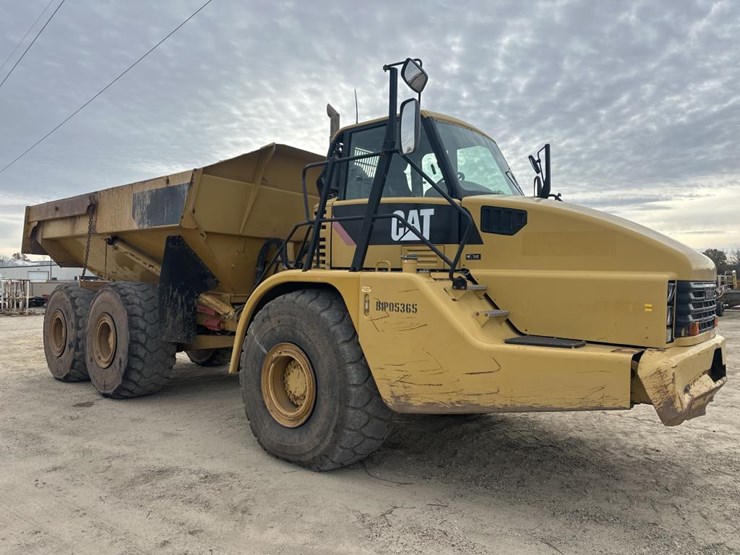 2010-caterpillar-740-image-7