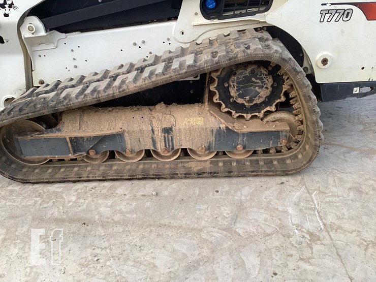 2022-bobcat-t770-image-11