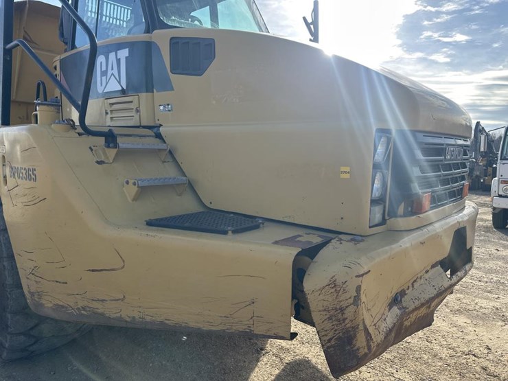 2010-caterpillar-740-image-13