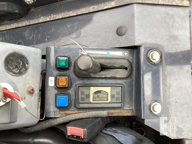 2020-deere-26g-image-18