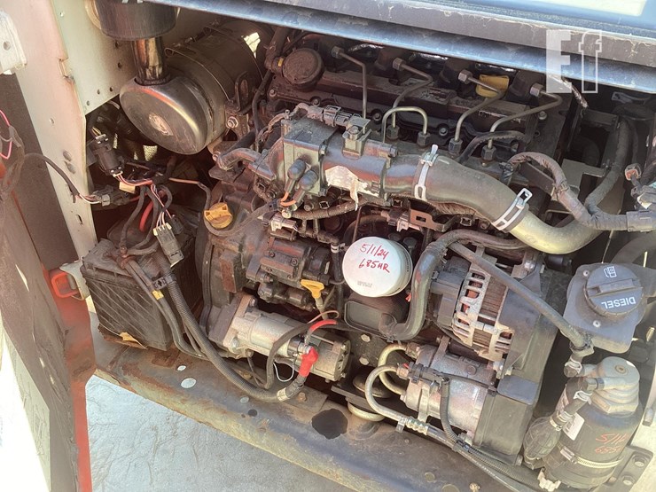 2017-bobcat-s740-image-11