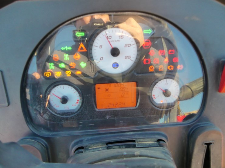 massey-ferguson-4710-image-17