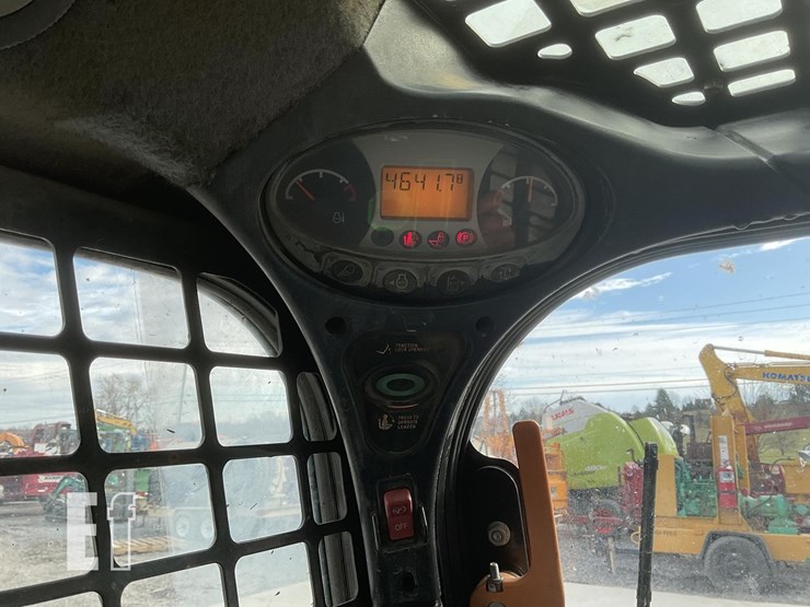 2013-bobcat-t590-image-20