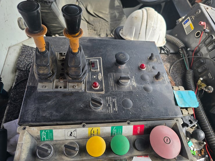 2008-mack-leu613-image-53