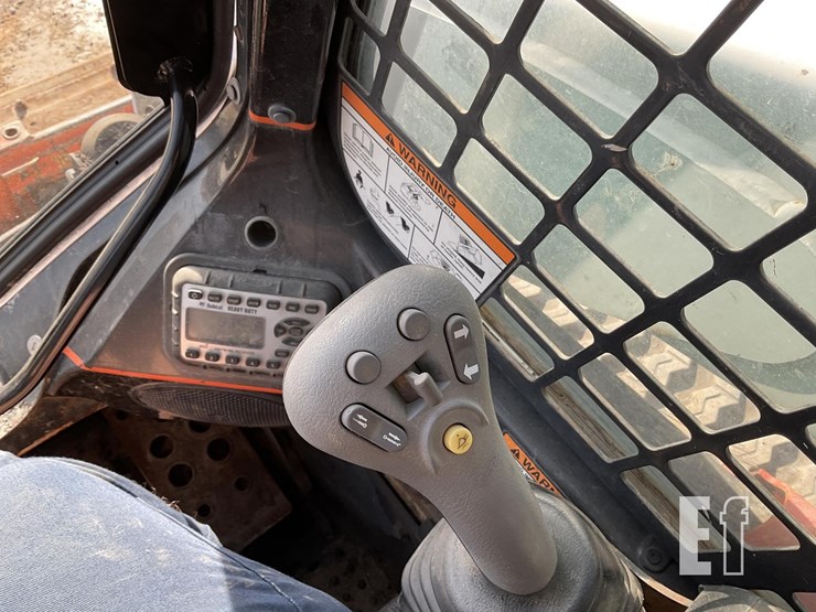 2014-bobcat-t650-image-19