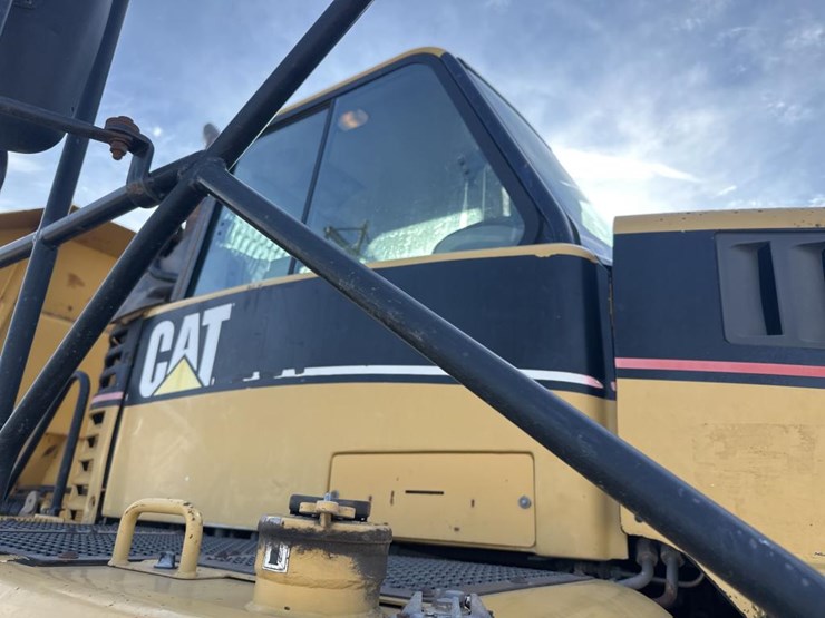 2005-caterpillar-740-image-14