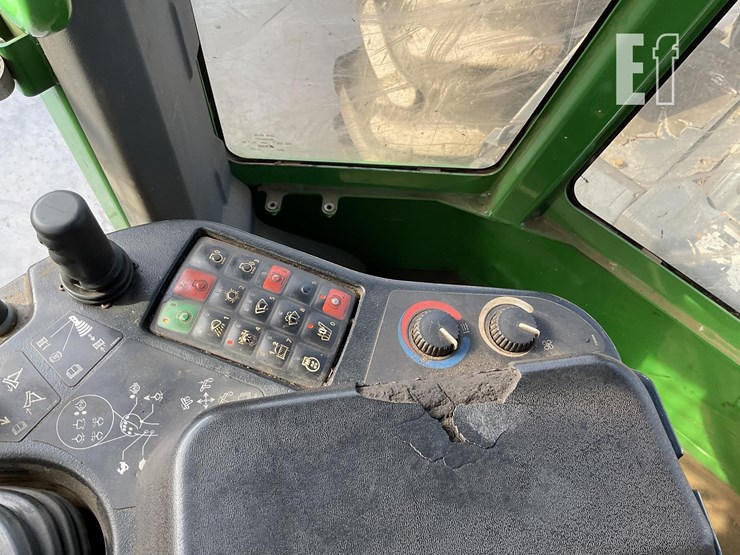 2021-deere-648l-ii-image-17