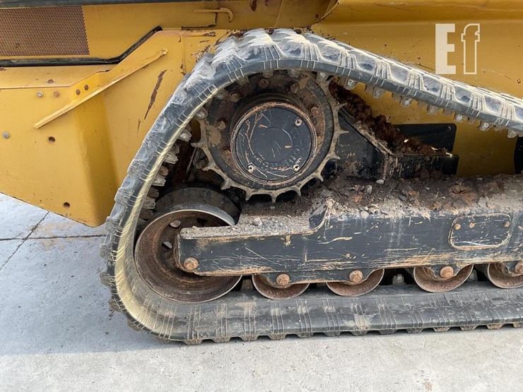 2019-deere-331g-image-12