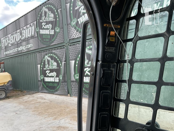 2021-bobcat-t740-image-14