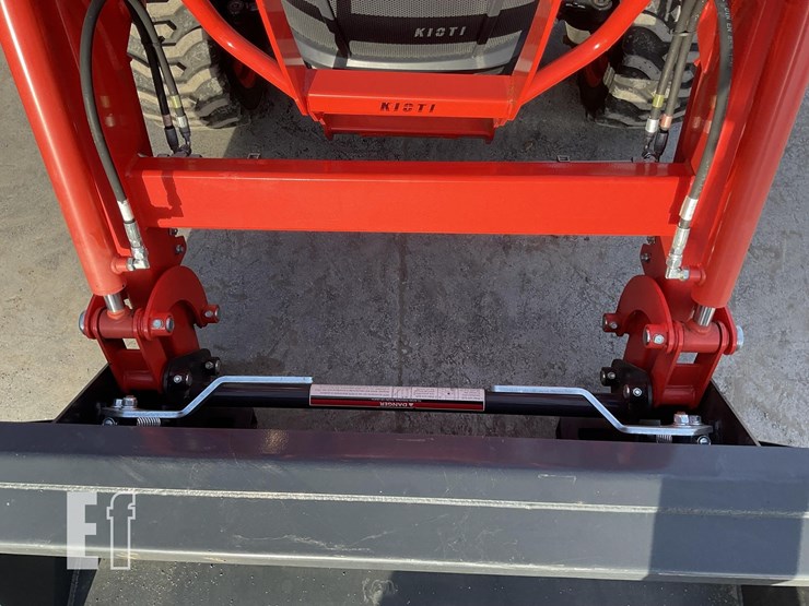 2025-kioti-cs2520-image-11