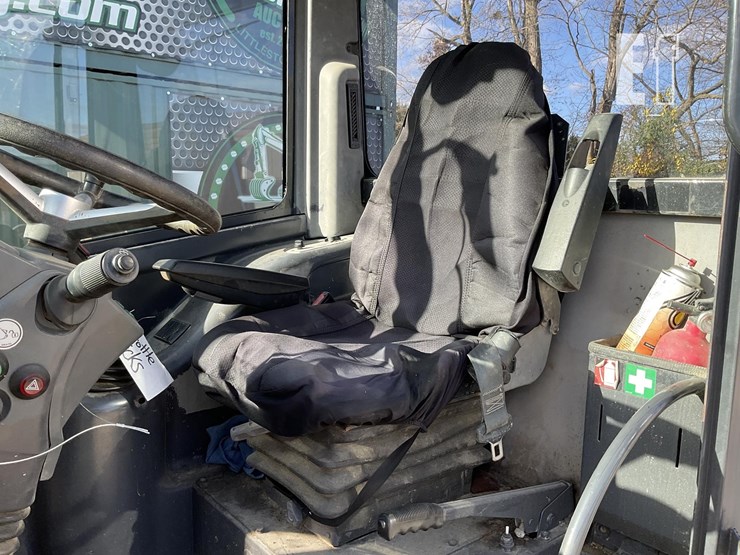 2016-yanmar-v8-image-12