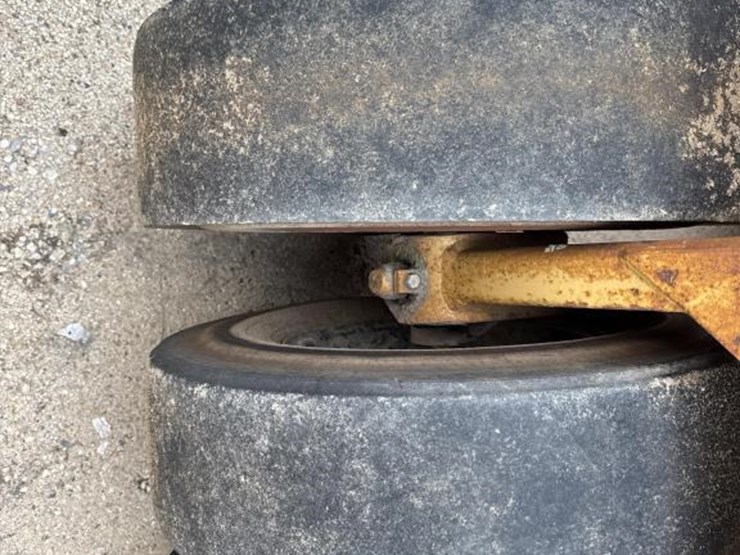 #1909-•-southwest-sr13-towable-compactor-image-15