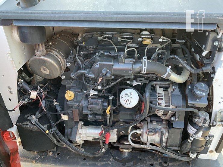 2018-bobcat-t740-image-13