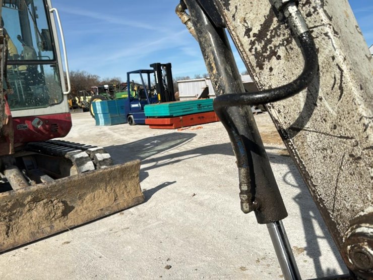 takeuchi-tb145-image-21