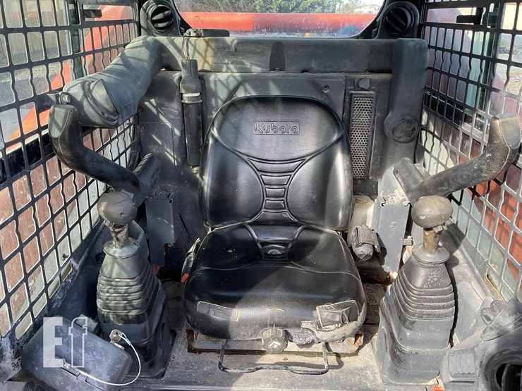 2021-kubota-ssv65-image-12