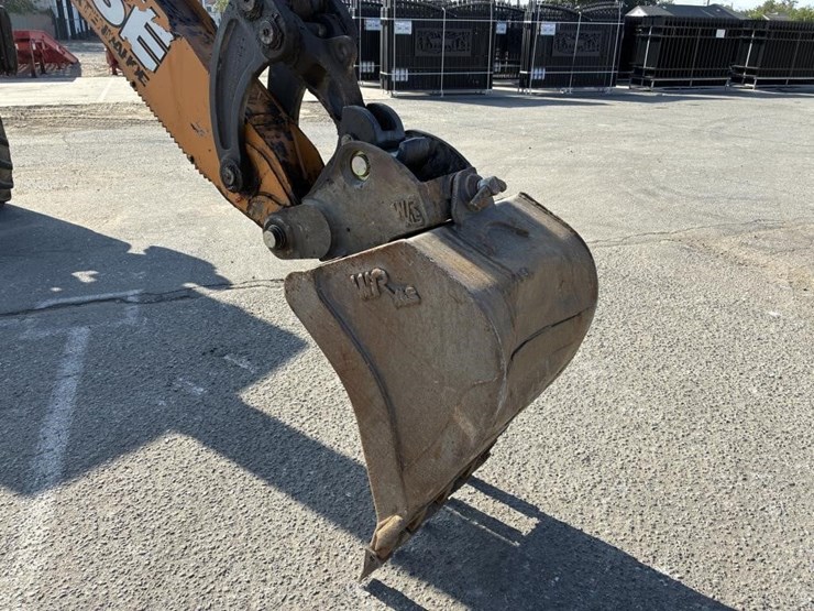 2018-case-580sn-image-9