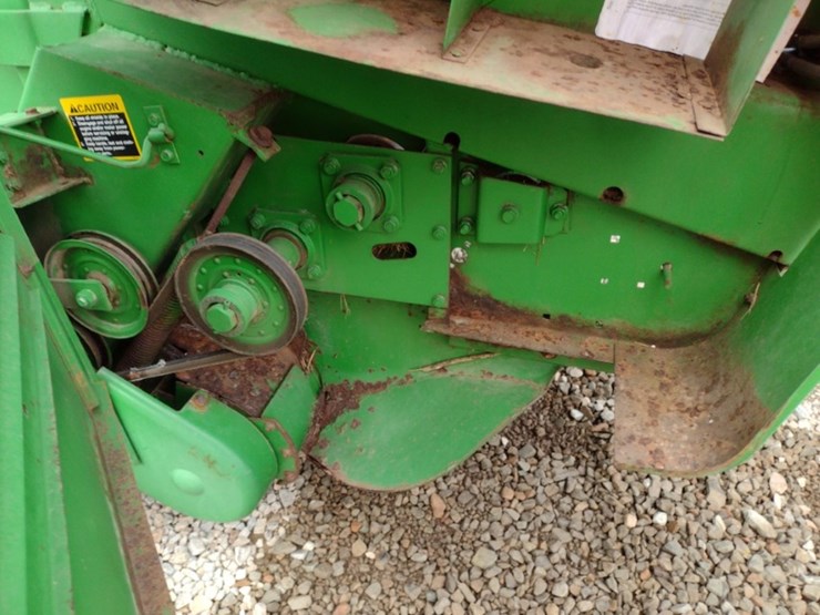 john-deere-335-image-14