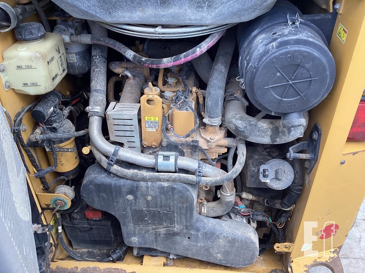 2020-caterpillar-259d3-image-13